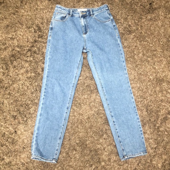 where to find mom jeans near me